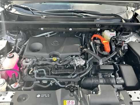 Used 2025 Toyota RAV4 XLE image 30