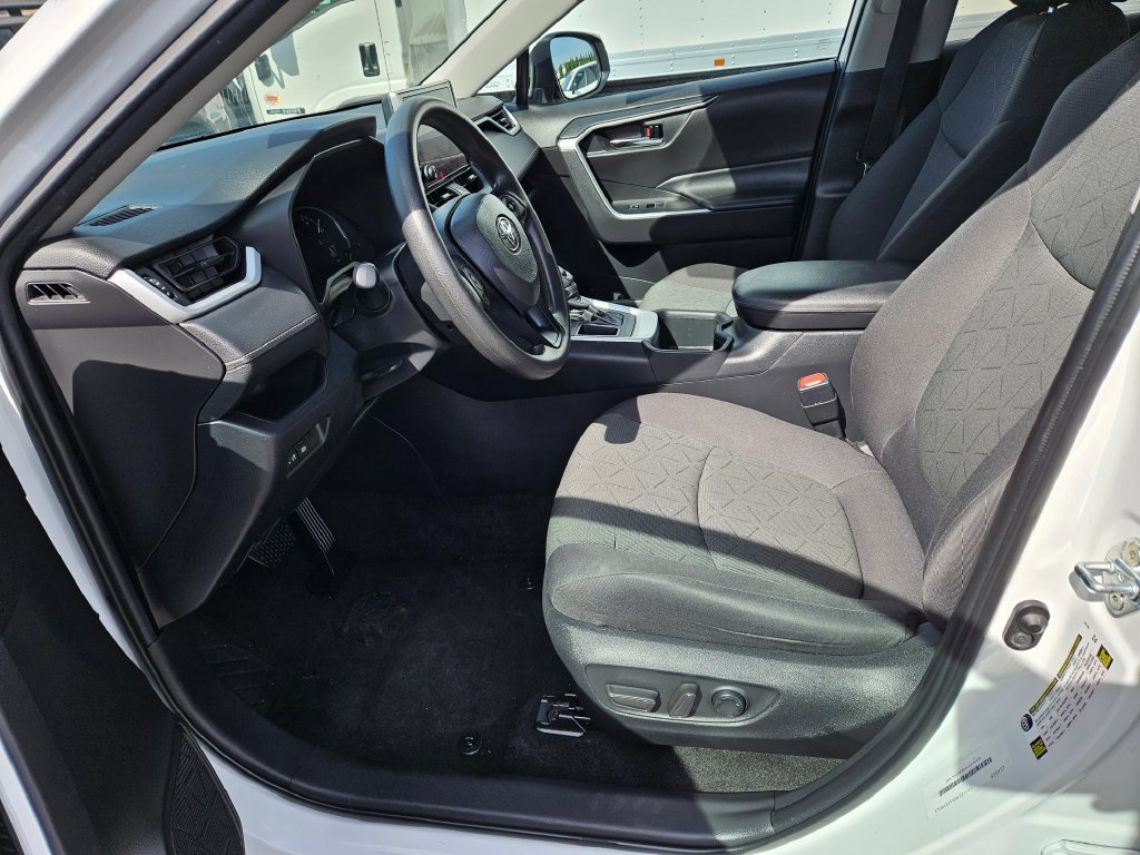 Used 2024 Toyota RAV4 XLE FWD image 18