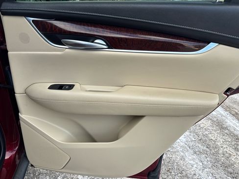 Used 2018 Cadillac XT5 Luxury w/ Driver Awareness Package image 25