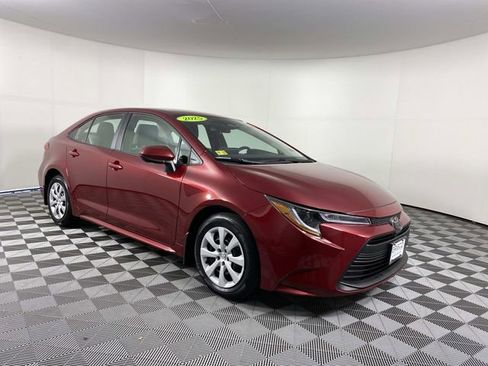Used 2025 Toyota Corolla LE FWD image 1