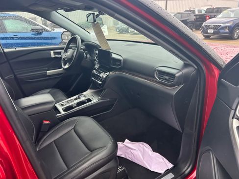 Used 2022 Ford Explorer Limited image 16