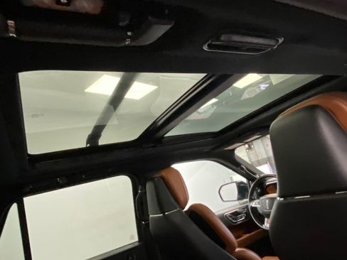 Used 2019 Lincoln Navigator Reserve image 40