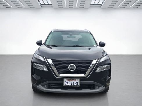 Used 2023 Nissan Rogue SV image 2