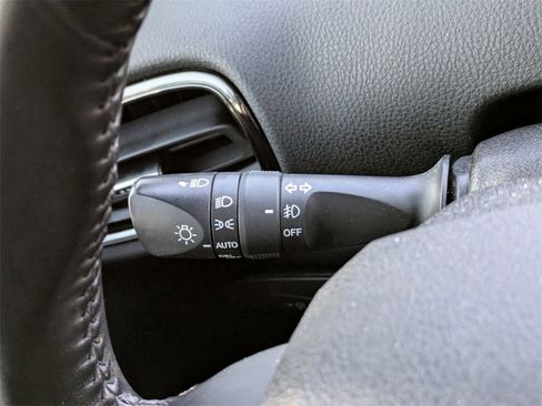 Used 2021 Toyota Prius XLE image 34