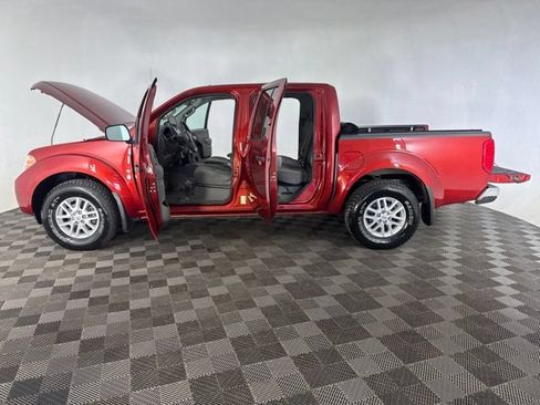 Used 2015 Nissan Frontier SV RWD image 11