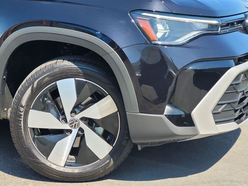 Certified 2025 Volkswagen Taos S AWD/4WD image 5