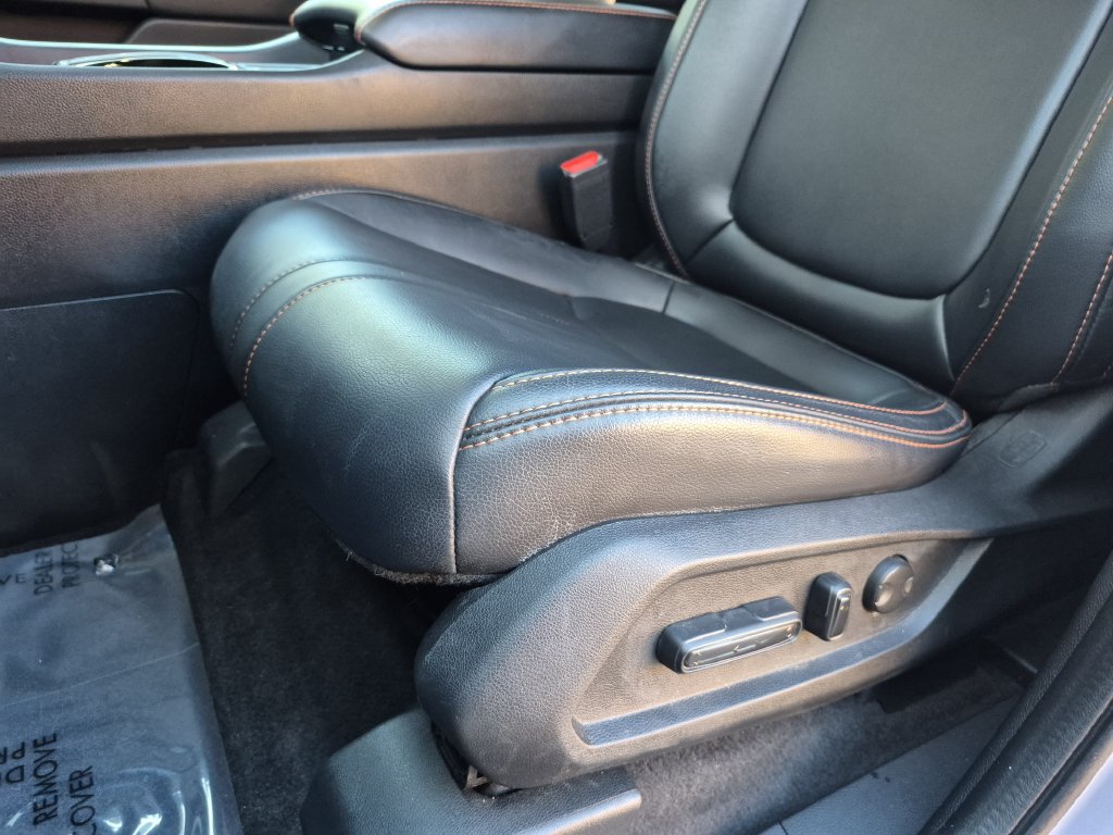 Used 2025 Honda Pilot TrailSport image 11