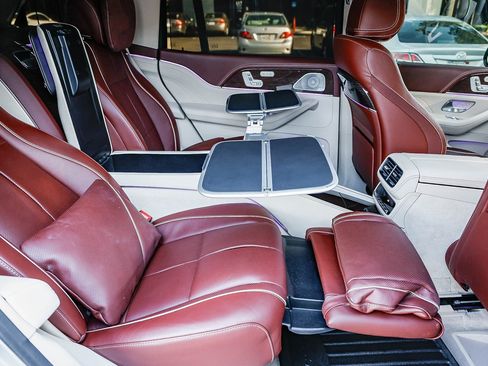 Used 2021 Mercedes-Benz Maybach GLS 600 4MATIC image 20