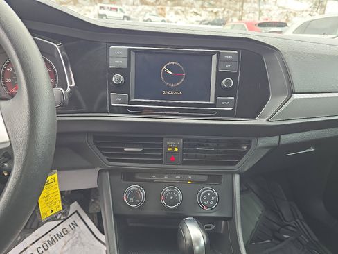 Used 2019 Volkswagen Jetta S image 19