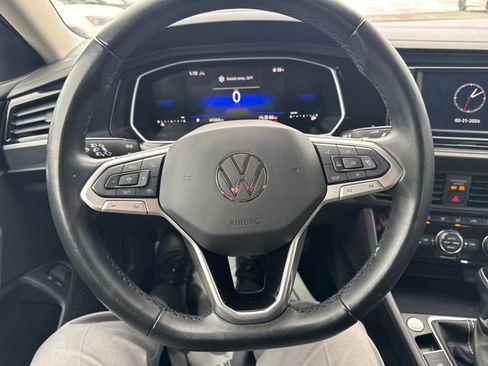 Certified 2024 Volkswagen Jetta SE image 18