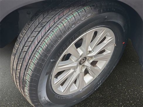 Used 2024 Toyota Grand Highlander XLE image 35