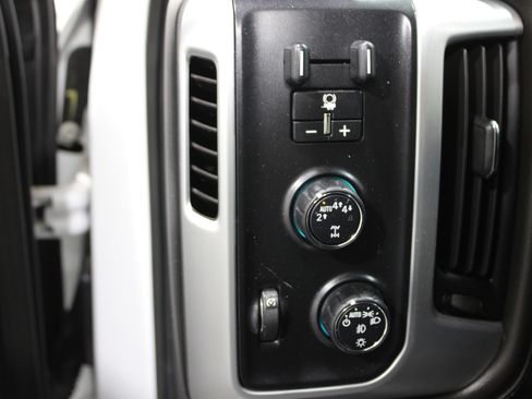 Used 2018 GMC Sierra 1500 SLT w/ SLT Premium Package image 9