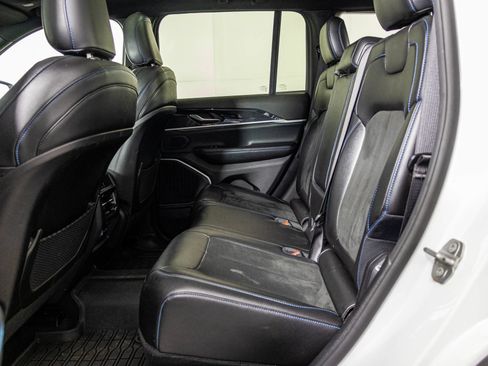Used 2022 Jeep Grand Cherokee Trailhawk AWD/4WD image 40