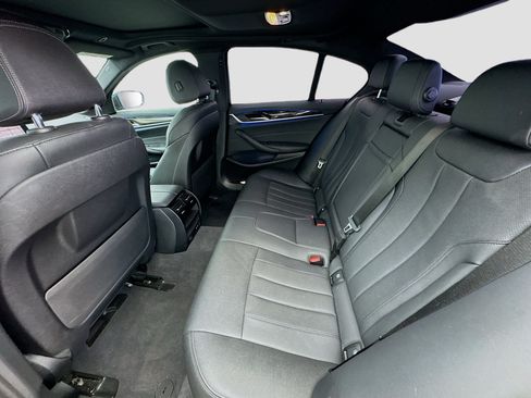 Used 2021 BMW 530i w/ Convenience Package RWD image 16
