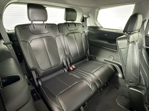 Used 2023 Jeep Grand Cherokee L Limited w/ Luxury Tech Group II image 28