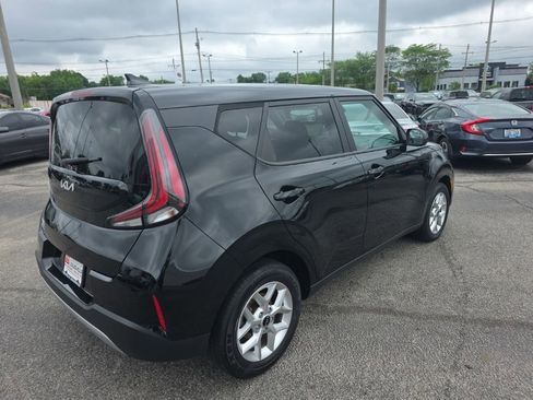 Used 2024 Kia Soul LX w/ Option Group 015 FWD image 4