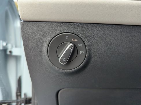 New 2026 Volkswagen Taos SE image 34