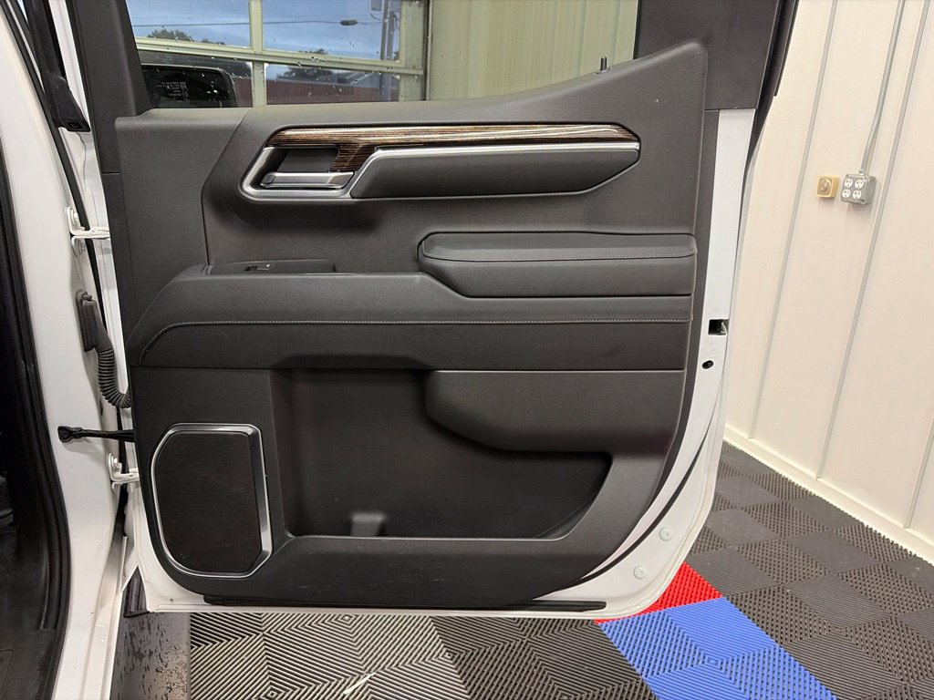 Used 2024 GMC Sierra 1500 Elevation w/ Elevation Premium Package AWD/4WD image 16