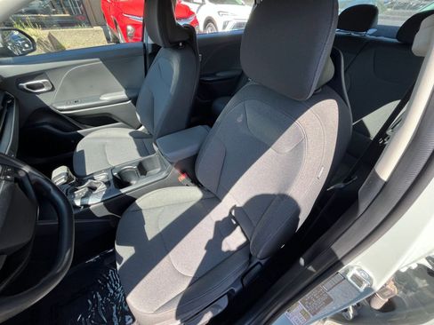 Used 2025 Kia K4 FWD image 37