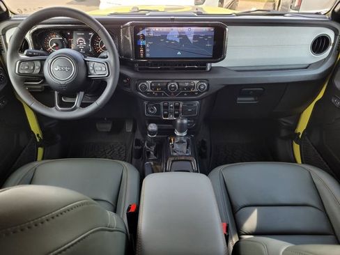 Used 2024 Jeep Gladiator Sport AWD/4WD image 14