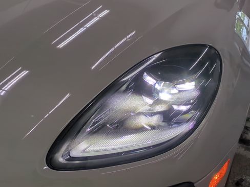 Used 2022 Porsche Macan S image 10