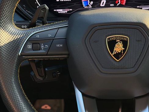 Used 2021 Lamborghini Urus AWD/4WD image 48
