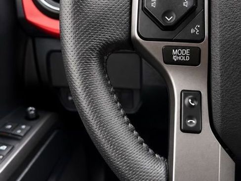 Used 2020 Toyota Tacoma TRD Off-Road AWD/4WD image 28