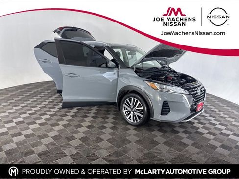 Used 2023 Nissan Kicks SV image 12