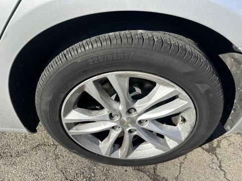 Used 2016 Chevrolet Malibu LT image 19