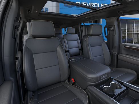 New 2026 Chevrolet Suburban Premier AWD/4WD image 40