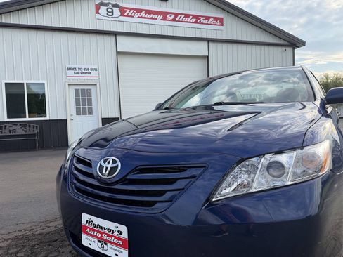 Used 2009 Toyota Camry LE FWD image 9