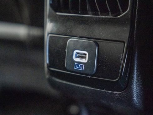 Used 2023 Jeep Compass Latitude image 39