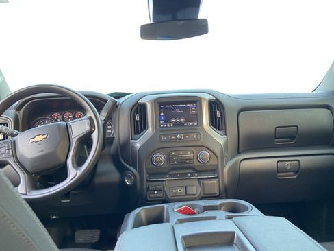 Used 2025 Chevrolet Silverado 2500 Custom AWD/4WD image 15