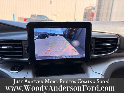 Used 2023 Ford Explorer XLT w/ Equipment Group 202A AWD/4WD image 12