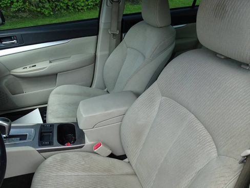 Used 2011 Subaru Legacy 2.5i Premium w/ All-Weather Pkg AWD/4WD image 15