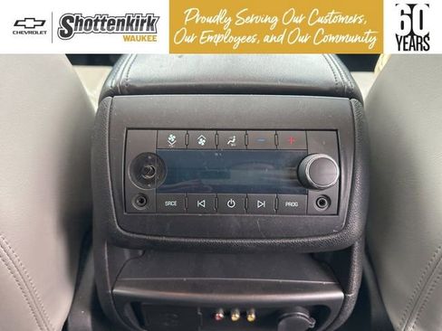 Used 2009 Chevrolet Traverse LTZ image 18