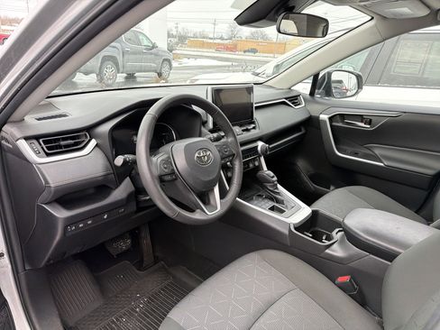 Used 2023 Toyota RAV4 XLE image 9
