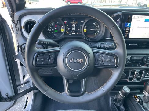 Used 2024 Jeep Wrangler Unlimited AWD/4WD image 16