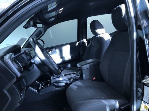 Used 2019 Toyota Tacoma TRD Sport image 13