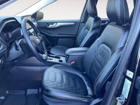 Used 2023 Ford Escape Platinum w/ Premium Technology Package AWD/4WD image 9