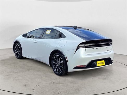 Certified 2024 Toyota Prius Prime image 3