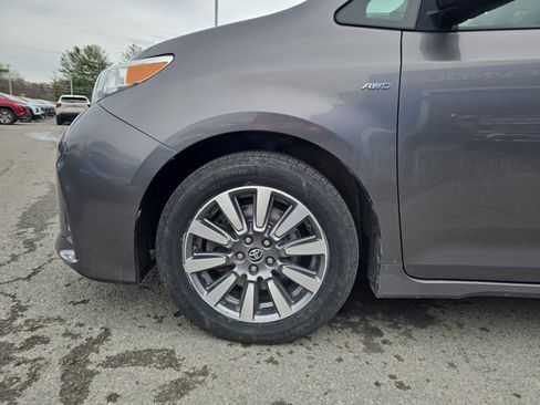 Used 2020 Toyota Sienna XLE Premium image 9