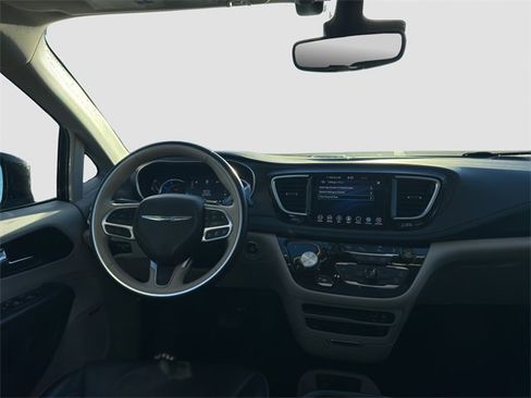 Used 2020 Chrysler Pacifica Limited w/ Advanced Safetytec Group image 14