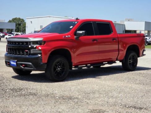 Used 2021 Chevrolet Silverado 1500 Custom Trail Boss w/ LPO, Dark Essentials Package AWD/4WD image 4