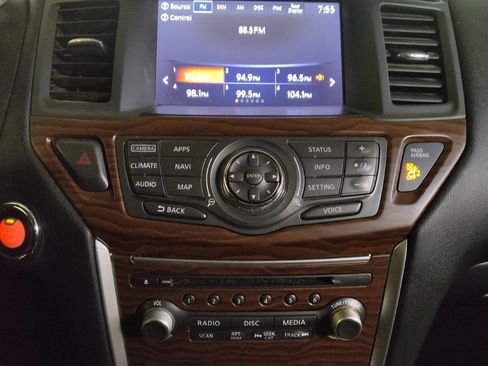 Used 2017 Nissan Pathfinder Platinum w/ Family Entertainment Package AWD/4WD image 25