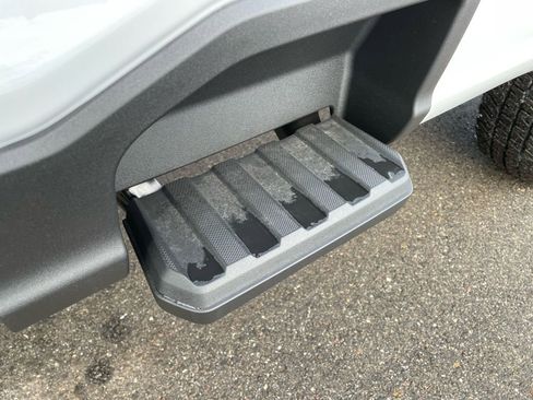 New 2026 Ford F250 XL w/ XL Chrome Package image 18