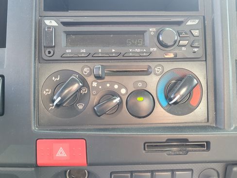 Used 2023 Isuzu NPR image 16