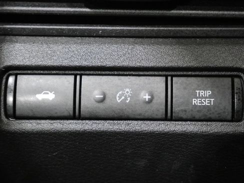 Used 2024 Nissan Altima 2.5 SR FWD image 13