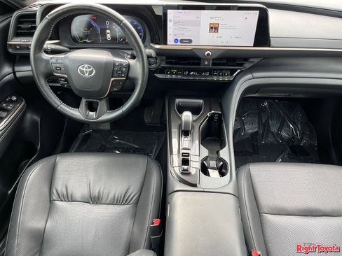 Certified 2025 Toyota Crown AWD/4WD image 16
