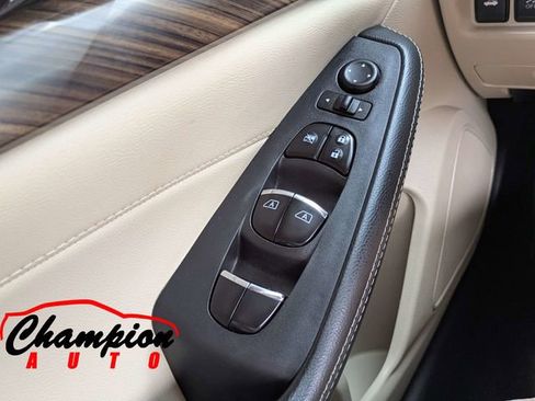 Used 2017 Nissan Maxima Platinum FWD image 27